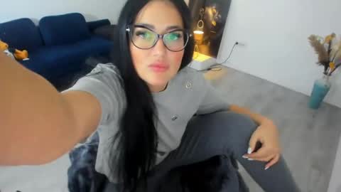 Julya online show from 22, 4, 2026