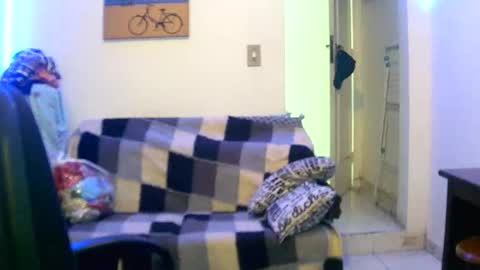 Snapshot of juneandmia chatting on 12, 10, 2025 Mia online show from 12, 10, 2025