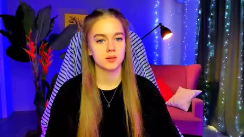 junewoods online show from 5, 2, 2026