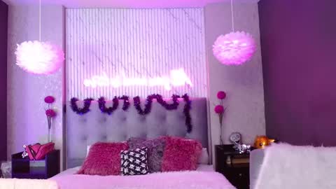 Snapshot of juniper_hill chatting on 12, 11, 2025 Juniper online show from 12, 11, 2025