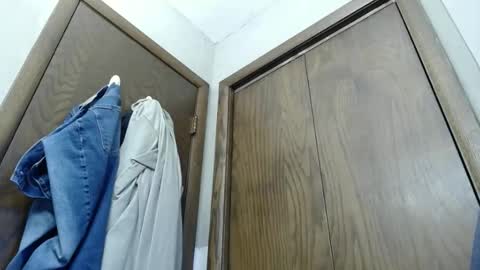 Snapshot of junk_yard_dog chatting on 22, 11, 2025 Dave online show from 22, 11, 2025