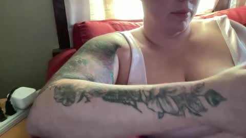 Flirty influncer online show from 17, 10, 2025