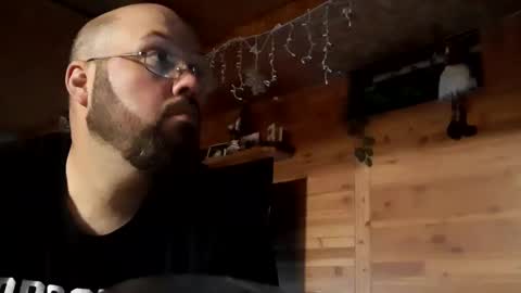 Snapshot of just_hangin_around chatting on 23, 9, 2025 just_hangin_around online show from 23, 9, 2025