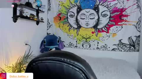 Snapshot of just_katiex chatting on 8, 11, 2025 Sofia online show from 8, 11, 2025