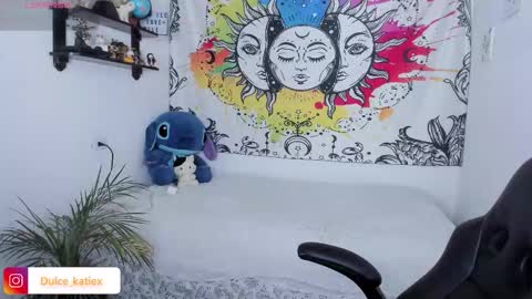 Snapshot of just_katiex chatting on 15, 12, 2025 Sofia online show from 15, 12, 2025