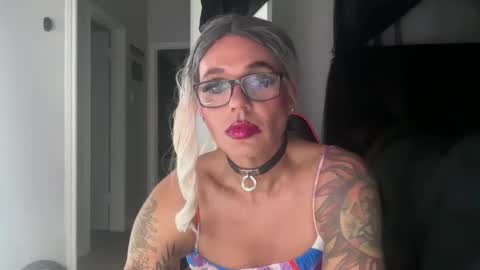 Justagirlboy online show from 22, 5, 2026