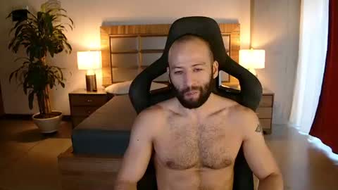 Snapshot of justin_hton chatting on 4, 7, 2026 Justin online show from 4, 7, 2026