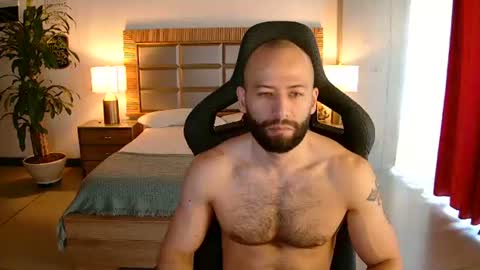Snapshot of justin_hton chatting on 5, 8, 2026 Justin online show from 5, 8, 2026