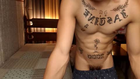 Snapshot of justine_hunk chatting on 3, 12, 2024 justine_hunk online show from 3, 12, 2024