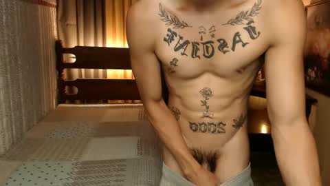 Snapshot of justine_hunk chatting on 4, 12, 2024 justine_hunk online show from 4, 12, 2024