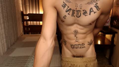 Snapshot of justine_hunk chatting on 16, 12, 2024 justine_hunk online show from 16, 12, 2024
