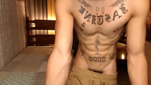 Snapshot of justine_hunk chatting on 23, 12, 2024 justine_hunk online show from 23, 12, 2024