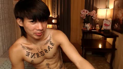 Snapshot of justine_hunk chatting on 24, 12, 2024 justine_hunk online show from 24, 12, 2024