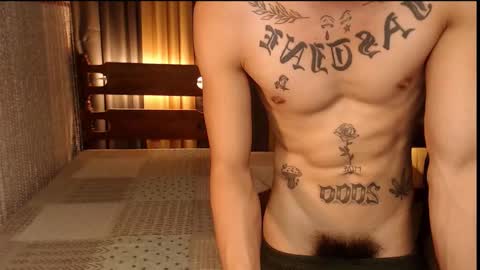 Snapshot of justine_hunk chatting on 4, 3, 2025 justine_hunk online show from 4, 3, 2025