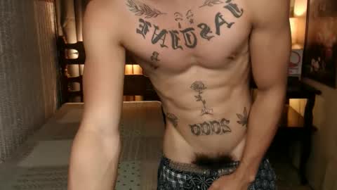Snapshot of justine_hunk chatting on 8, 3, 2025 justine_hunk online show from 8, 3, 2025