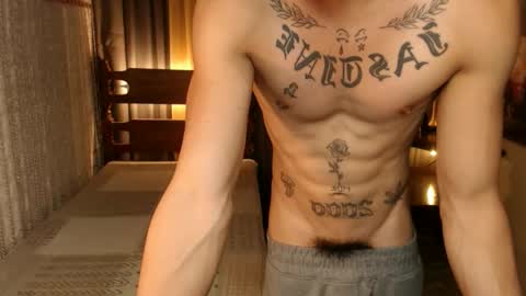 Snapshot of justine_hunk chatting on 10, 3, 2025 justine_hunk online show from 10, 3, 2025