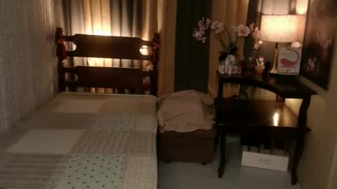 justine_hunk online show from 17, 11, 2025