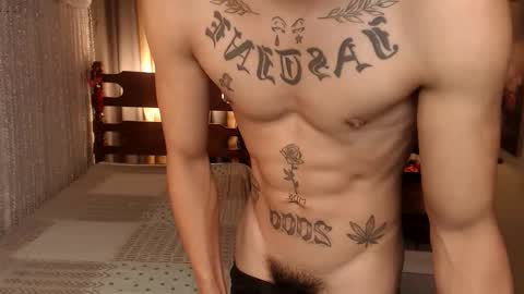 justine_hunk online show from 10, 1, 2026