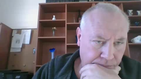 justme196756 online show from 15, 1, 2025