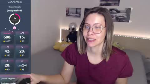 Julie online show from 30, 1, 2025