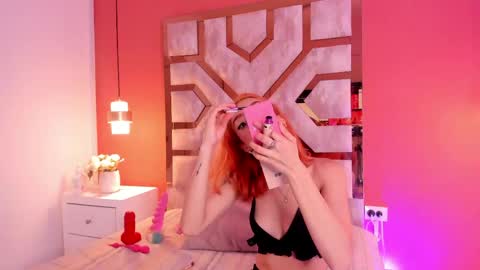 Mia online show from 10, 4, 2026