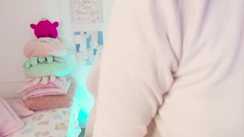 Snapshot of justonecute chatting on 11, 9, 2025 Emy online show from 11, 9, 2025