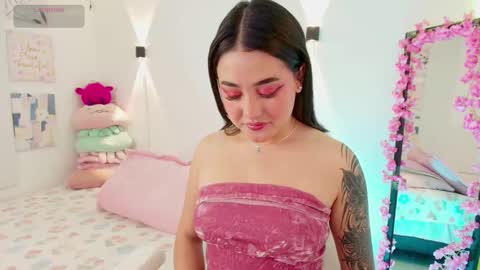 Snapshot of justonecute chatting on 23, 9, 2025 Emy online show from 23, 9, 2025