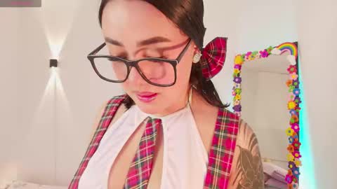 Snapshot of justonecute chatting on 30, 9, 2025 Emy online show from 30, 9, 2025