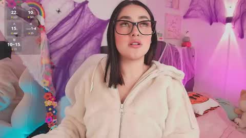 Snapshot of justonecute chatting on 7, 10, 2025 Emy online show from 7, 10, 2025