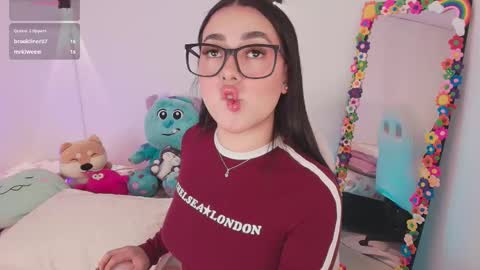 Snapshot of justonecute chatting on 15, 11, 2025 Emy online show from 15, 11, 2025