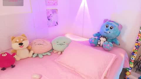 Snapshot of justonecute chatting on 26, 11, 2025 Emy online show from 26, 11, 2025