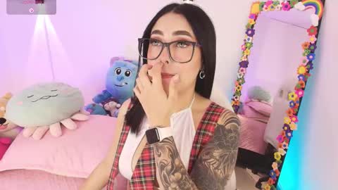 Snapshot of justonecute chatting on 30, 11, 2025 Emy online show from 30, 11, 2025