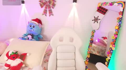 Snapshot of justonecute chatting on 3, 12, 2025 Emy online show from 3, 12, 2025