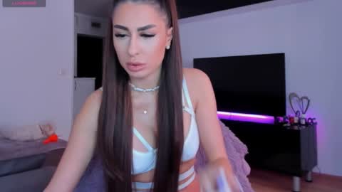 k_chic1 online show from 5, 3, 2025