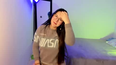 ChloeIndependient model online show from 17, 12, 2024