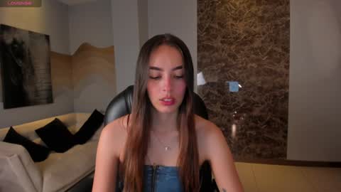 Kaia Ferreira online show from 1, 2, 2025