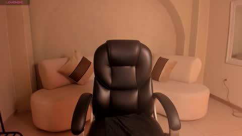 Kaia Ferreira online show from 9, 9, 2025