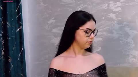 Kaila Lewis online show from 23, 7, 2026