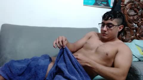 Snapshot of kamenov00 chatting on 26, 1, 2025 kamenov00 online show from 26, 1, 2025