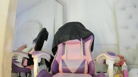 Snapshot of kamila_arias chatting on 23, 12, 2024 online show from 23, 12, 2024