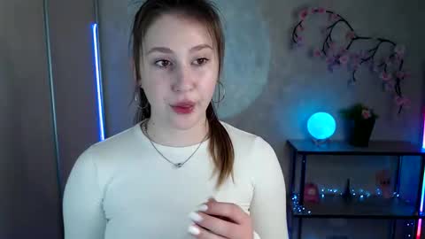 kamilla_love_ online show from 5, 5, 2026