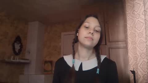 Mari  Simmons online show from 27, 10, 2025