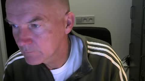 Robbie online show from 19, 10, 2025