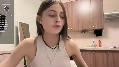 Snapshot of karensimilton chatting on 23, 11, 2025 May online show from 23, 11, 2025