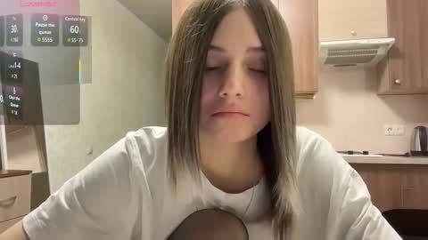 Snapshot of karensimilton chatting on 15, 12, 2025 May online show from 15, 12, 2025