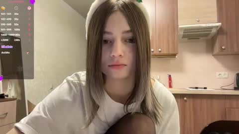 Snapshot of karensimilton chatting on 22, 12, 2025 May online show from 22, 12, 2025