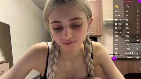 Snapshot of karensimilton chatting on 20, 5, 2026 May online show from 20, 5, 2026