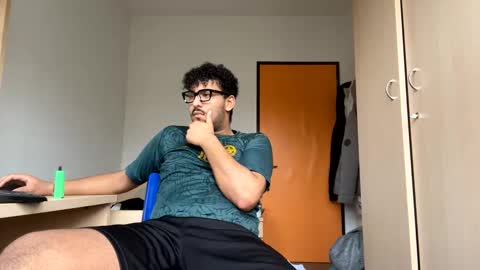 Snapshot of karim03larbi chatting on 28, 2, 2025 karim03larbi online show from 28, 2, 2025