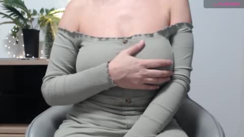 Snapshot of karin_lover chatting on 9, 12, 2024 You can call me K  online show from 9, 12, 2024