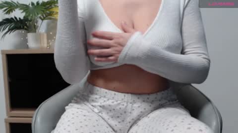 Snapshot of karin_lover chatting on 16, 2, 2025 You can call me K  online show from 16, 2, 2025